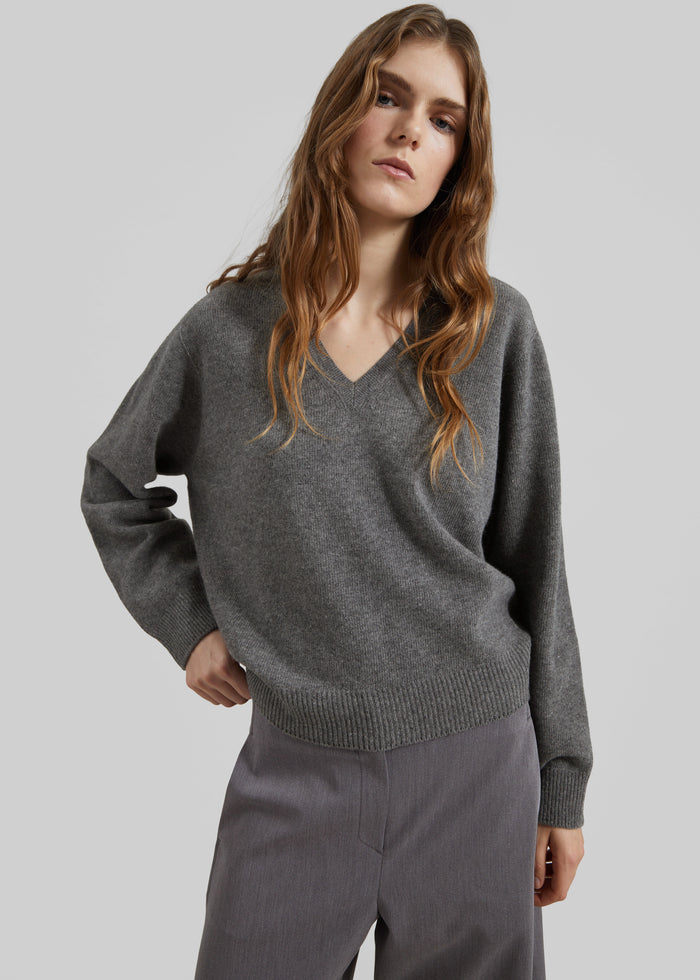 Ronse V-Neck Superfine Lambswool Sweater - Grey