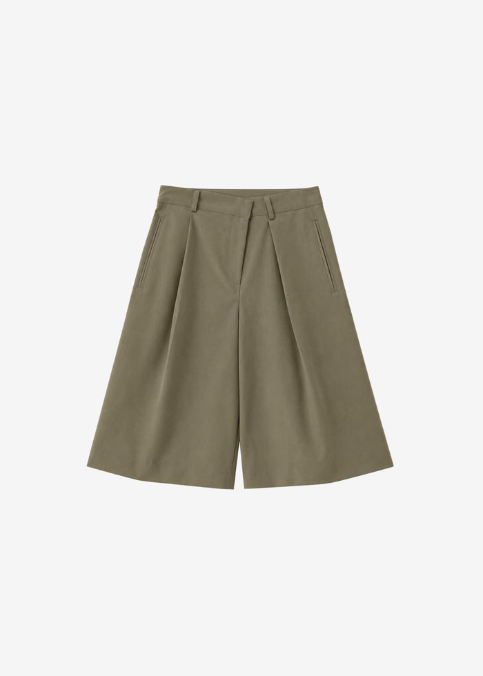 Rove Pleated Bermuda Shorts - Olive