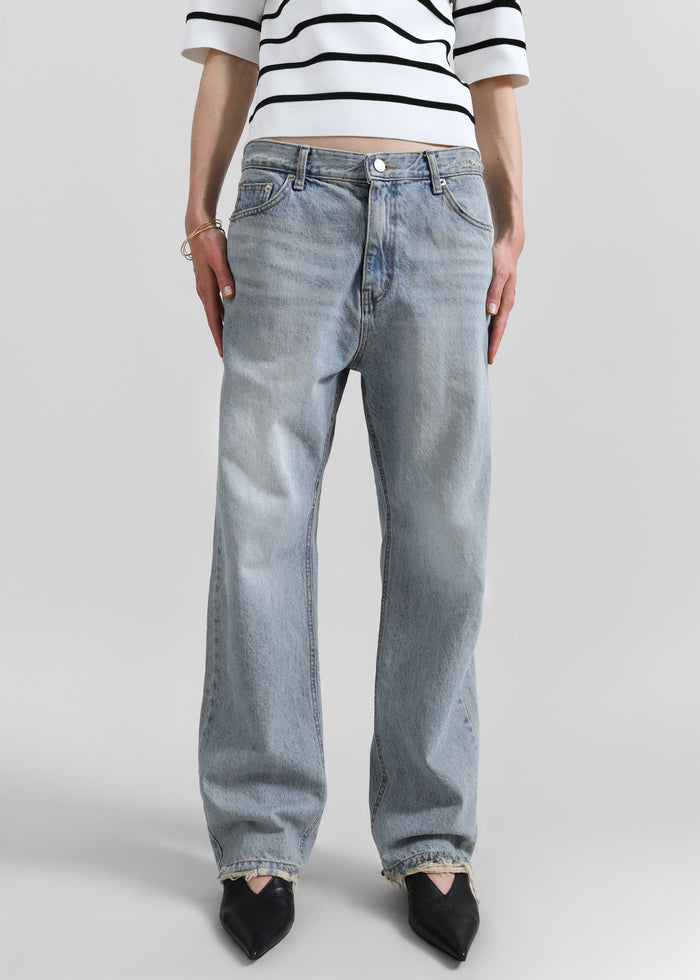 Tarmi Straight Leg Jeans - Light Wash