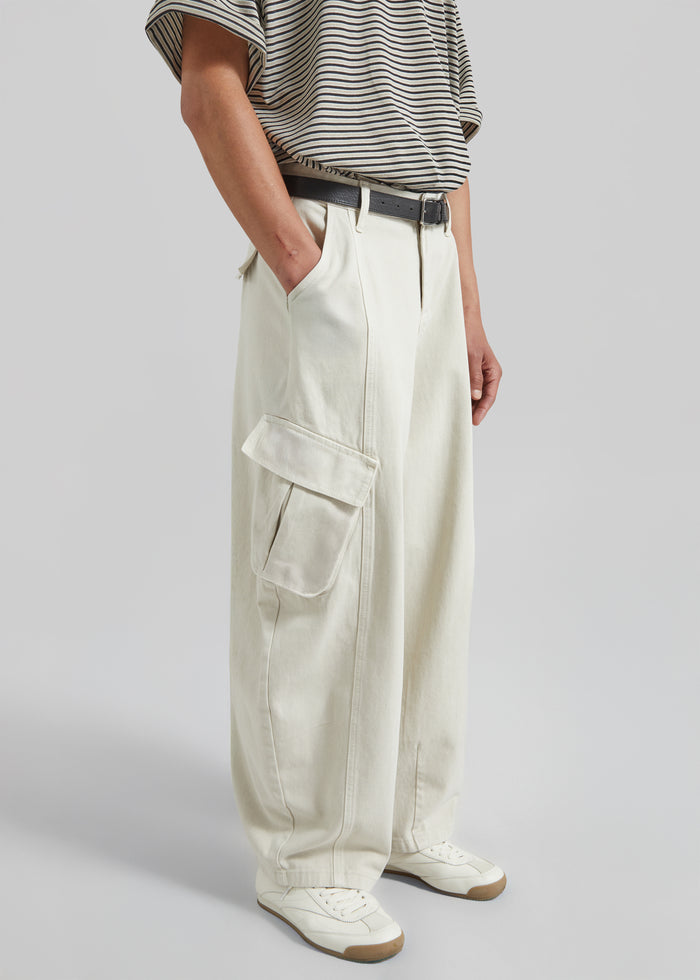 Terence Curved Cargo Pants - Light Beige