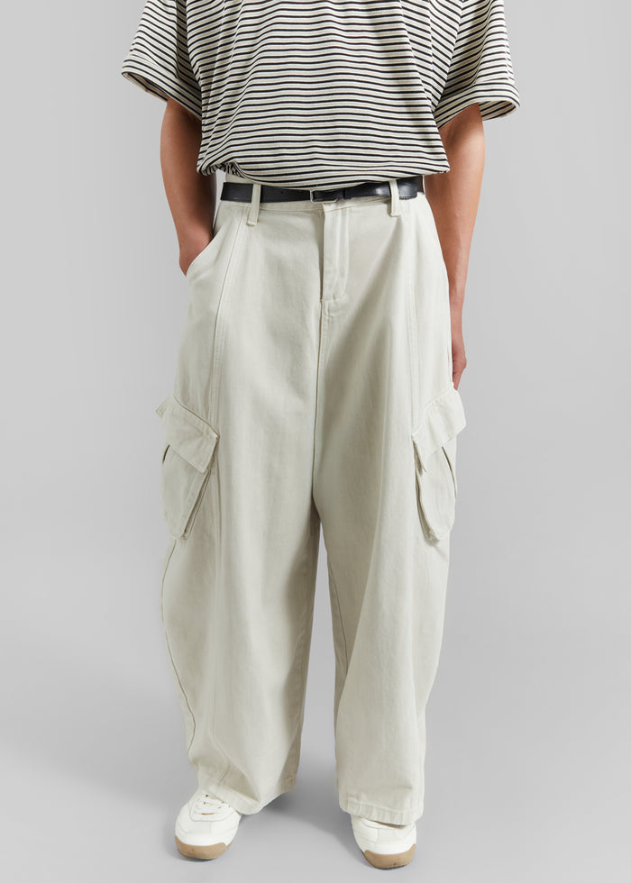 Terence Curved Cargo Pants - Light Beige