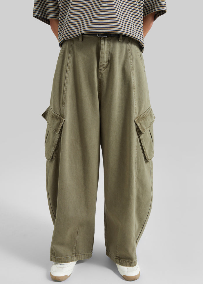 Terence Curved Cargo Pants - Pale Olive