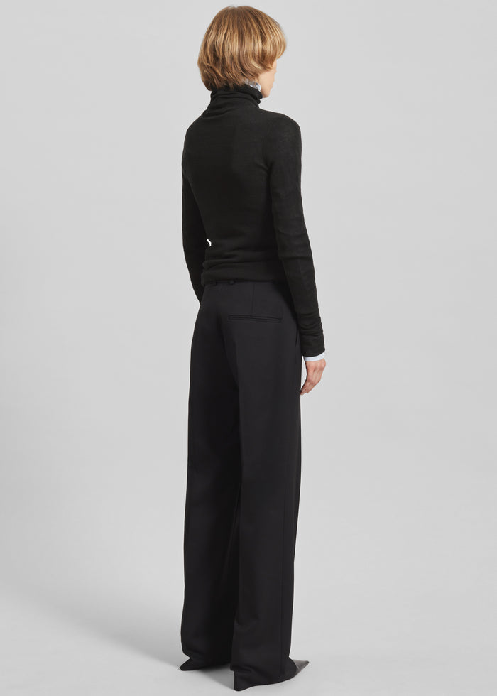 Utica Thin Turtleneck Sweater - Black