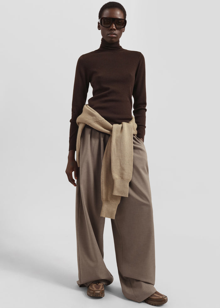 Utica Thin Turtleneck Sweater - Brown