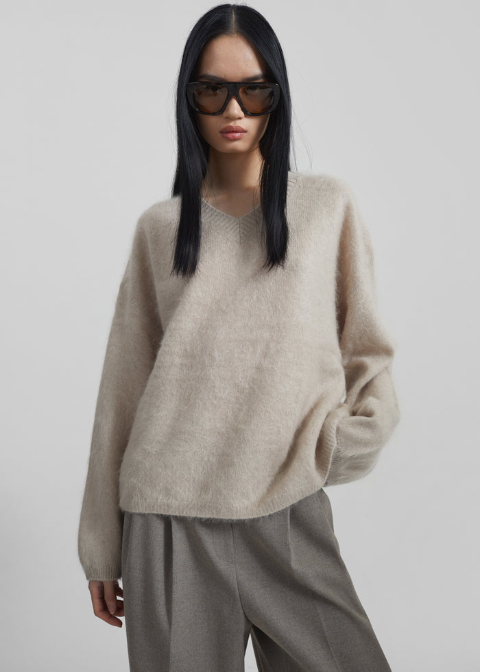 Vilhena Wool Fuzzy V-Neck Sweater - Beige