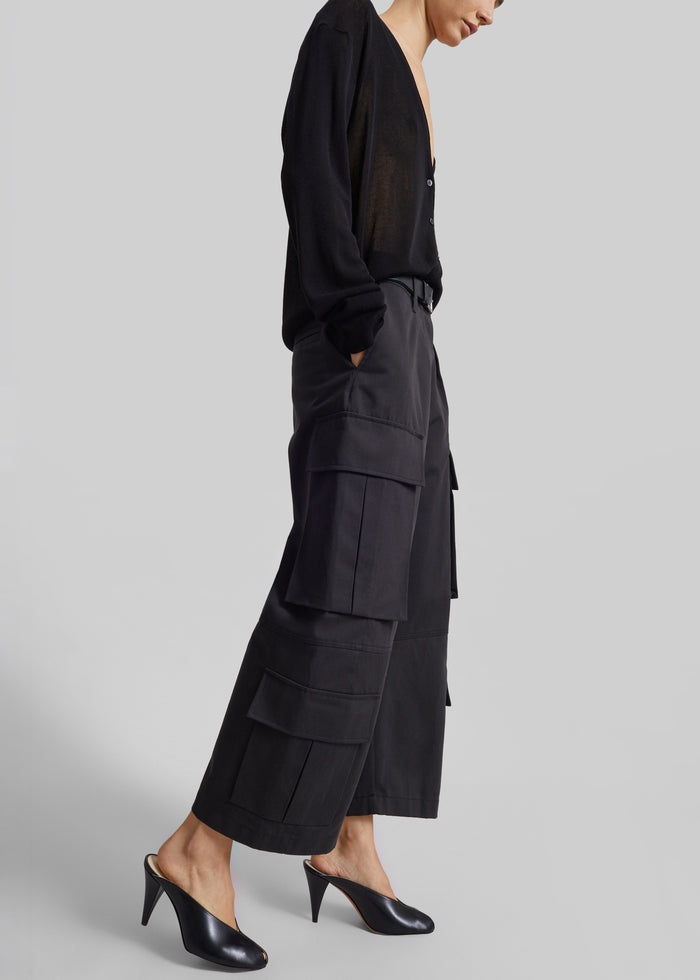 Villeron Cropped Cargo Pants - Black