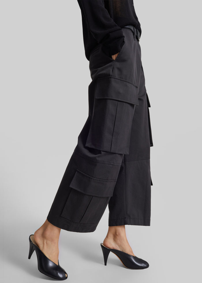 Villeron Cropped Cargo Pants - Black