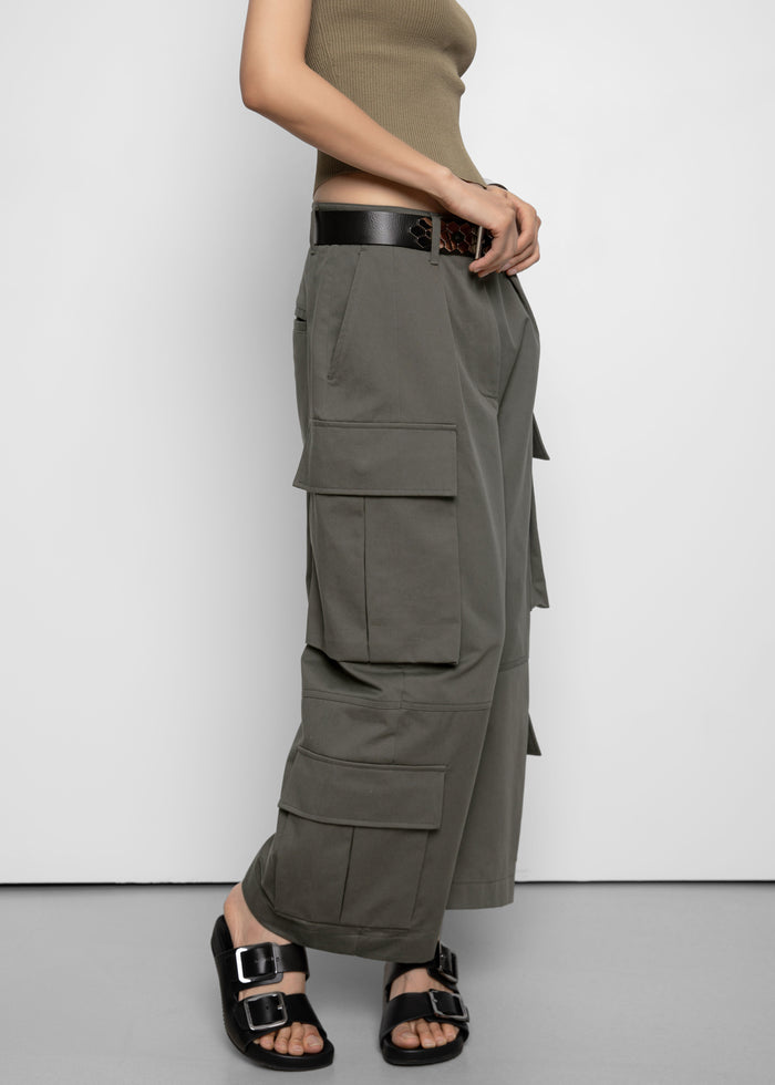 Villeron Cropped Cargo Pants - Dark Olive