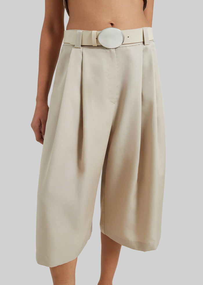 Vorey Pleated Bermuda Shorts - Beige