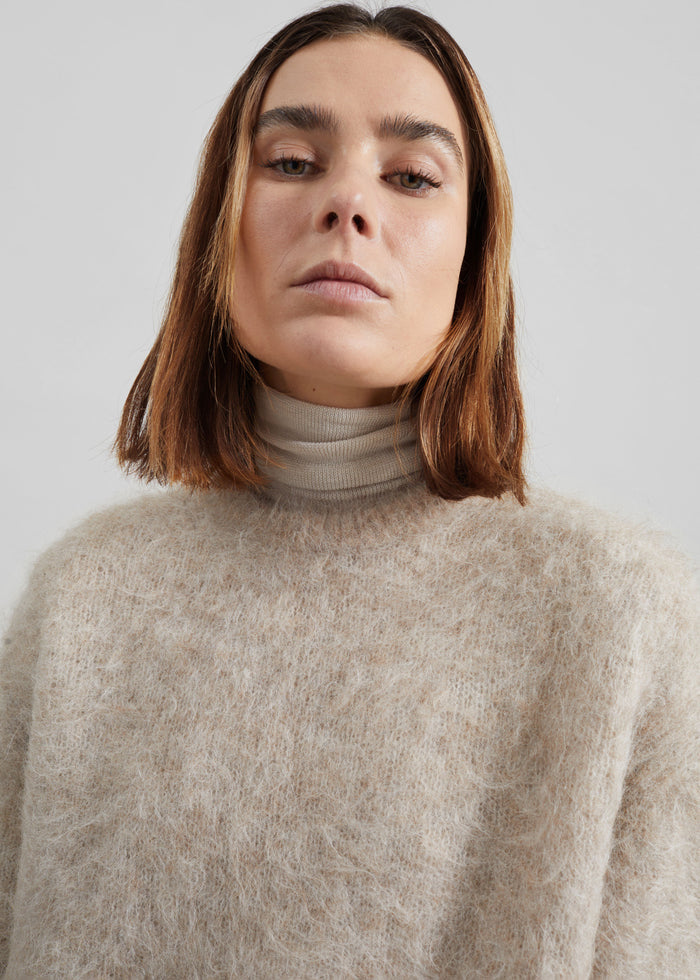 Willy Alpaca Knit Sweater - Beige